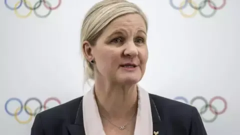 Kirsty Coventry, ministre des sports du  Zimbabwe vient d’être élu présidente du Comité international olympique