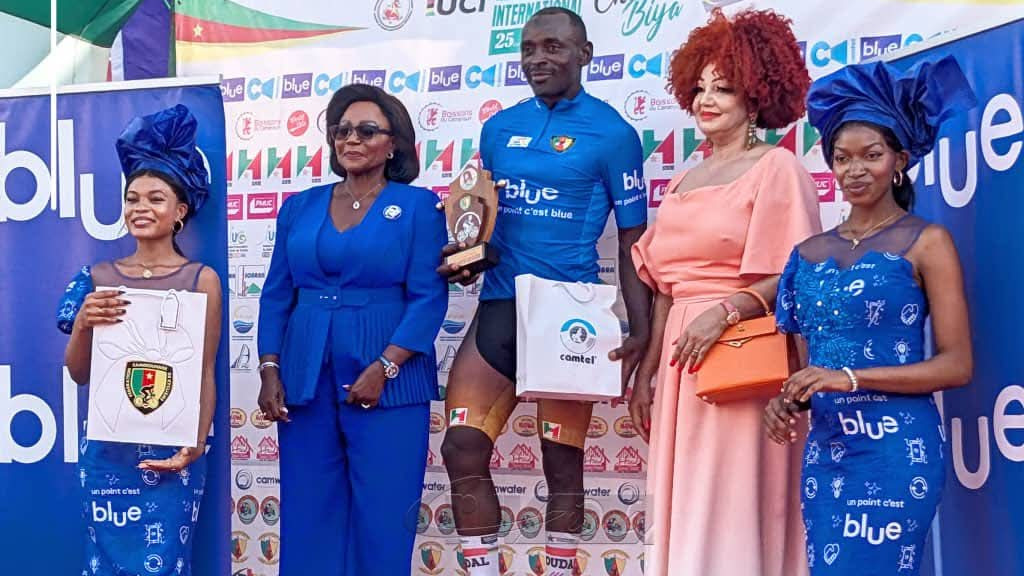 Grand Prix Cycliste International Chantal Biya 2025 : la Première Dame célèbre les champions au boulevard du 20 mai