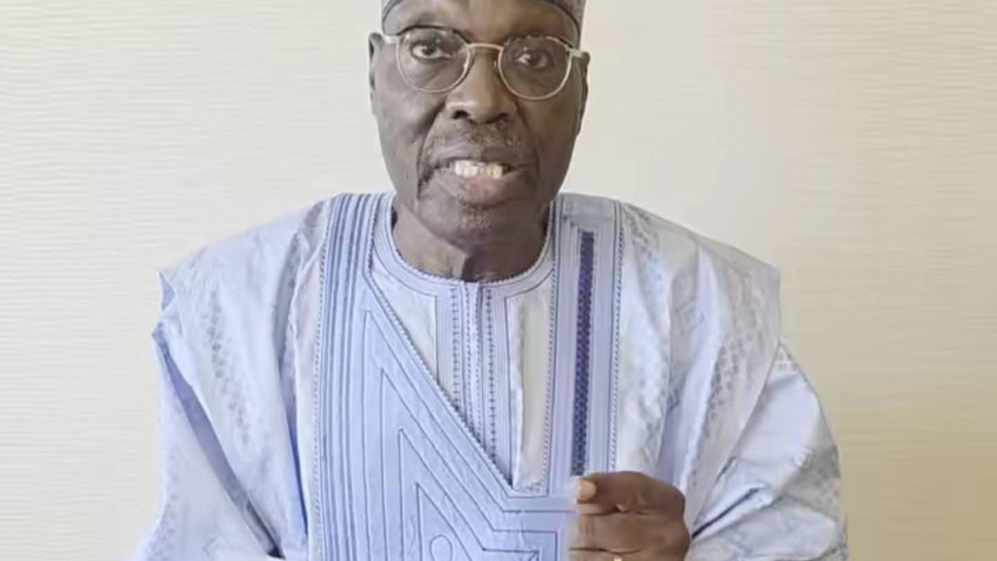 La Gambie confirme l’accueil humanitaire de l’opposant camerounais Issa Tchiroma Bakary