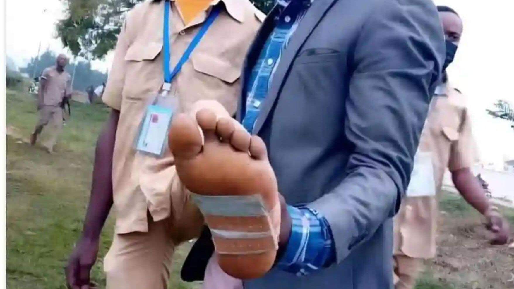 BEPC 2026 : un candidat surpris avec ses réponses collées sous le pied !