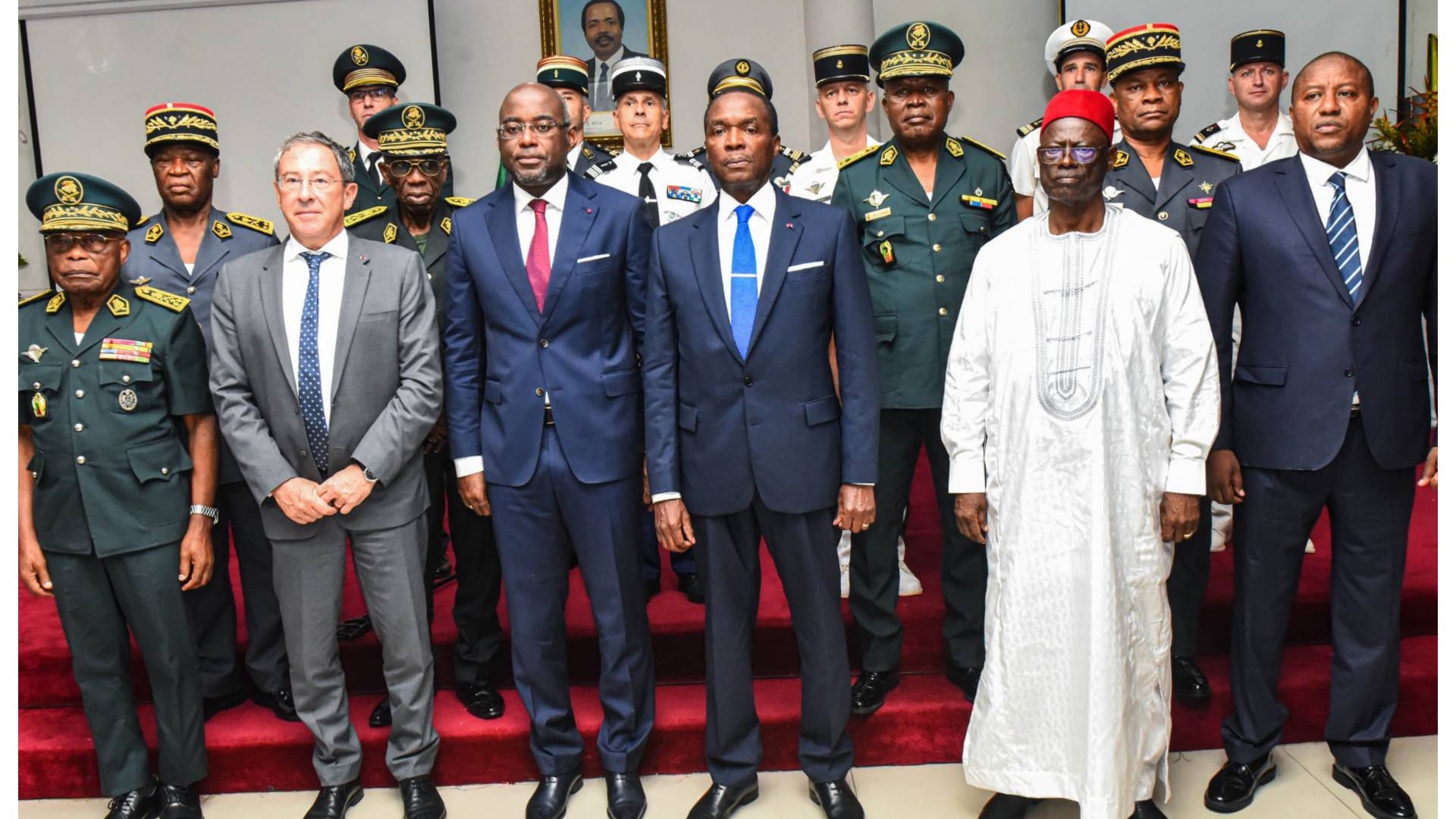 Le Cameroun décore 7 militaires français à titre exceptionnel arrivés en fin de mission