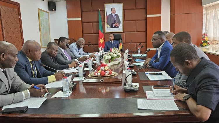 Entrée Est de la ville de Douala : une concertation pour le démarrage des ouvrages et les travaux sur les voies secondaires