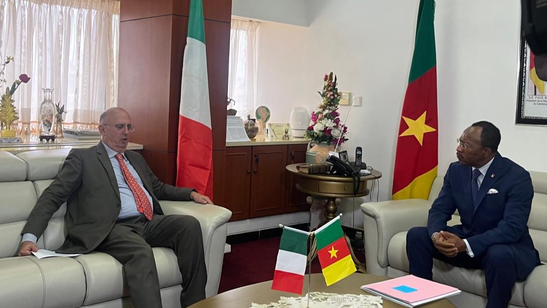 Route Olounou-Oveng (70km) : le projet au centre d’un échange entre le MINTP et l’Ambassadeur d’Italie