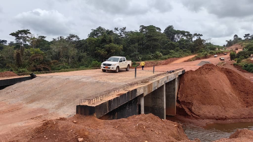Route Awae-Esse-Soa :  les travaux de construction du pont de Zoui achevés