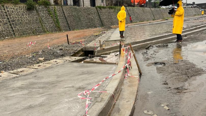 Entrée Est de la ville de Douala (phase 2) : les usagers et riverains sensibilisés sur les activités menées sur le terrain