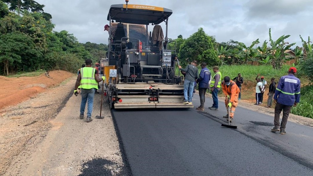 Réhabilitation de la Boucle de la Lekié : l’entreprise intensifie les travaux sur la section Echangeur Nkolbisson – Echangeur Zamengoue
