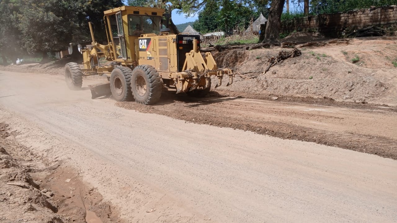Travaux d’entretien en régie de la section Meiganga - Ngaoundere – Garoua : les équipes du MINTP se déploient sur le tronçon Ngaoundere-Mbe