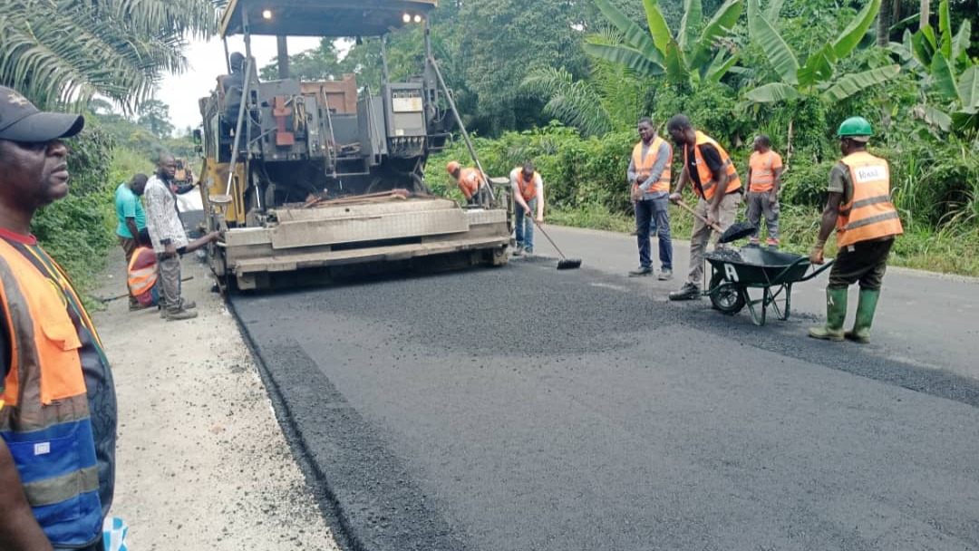 Route Mbalmayo-Sangmelima : le Ministre des Travaux Publics apporte des précisions sur les travaux en cours