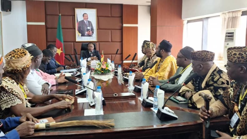 Reconstruction de la section Bekoko-Limbe-Idenau: un contrat commercial signé avec l'entreprise ATI BONISA