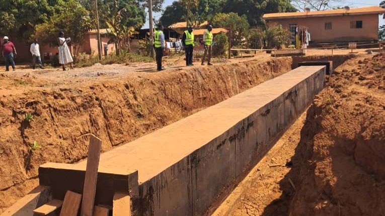 Construction de la route Intersection N1-Carrefour Ekabita Mendoum- carrefour Ezezan- Nyom-Nkolondom-Carrefour Febe et Oback : la Commission d’évaluation des biens est sur le terrain