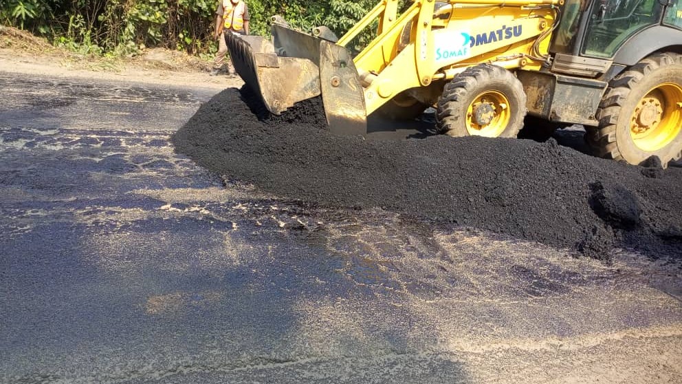 Entretien de la Nationale 7, Edéa-Kribi : les interventions concertées des entreprises MAG SARL et SOMAF commencent à porter du fruit