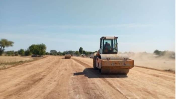 Construction de la section Carrefour Bogo- Guirvidig (32.86 km) et voiries de Bogo (5km) et Maroua (6,2 km) : les terrassements sont réalisés à 42%