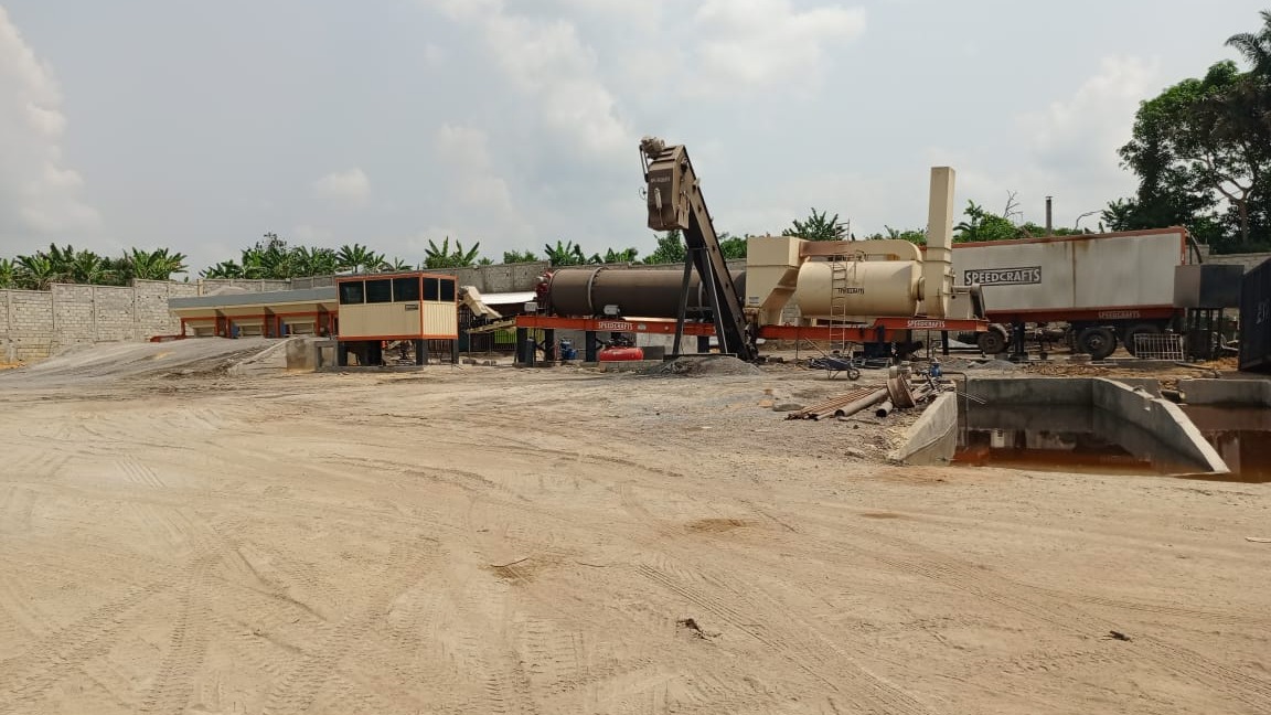 Route Douala-Bonepoupa: l'entreprise démarre la mise en œuvre de la couche de base au point kilométrique 2+700