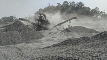 Construction de la Nationale N°11 dans la région du Nord-ouest : la production des agrégats démarre
