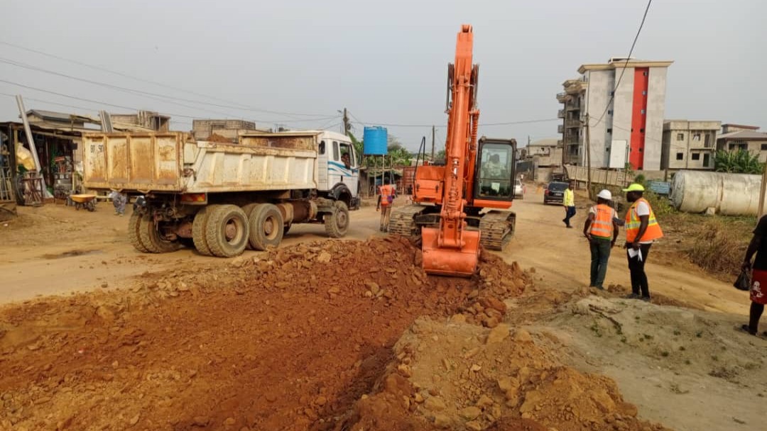 Entrée Est de la ville de Douala : les travaux routiers et ceux d’aménagement des voies alternatives progressent
