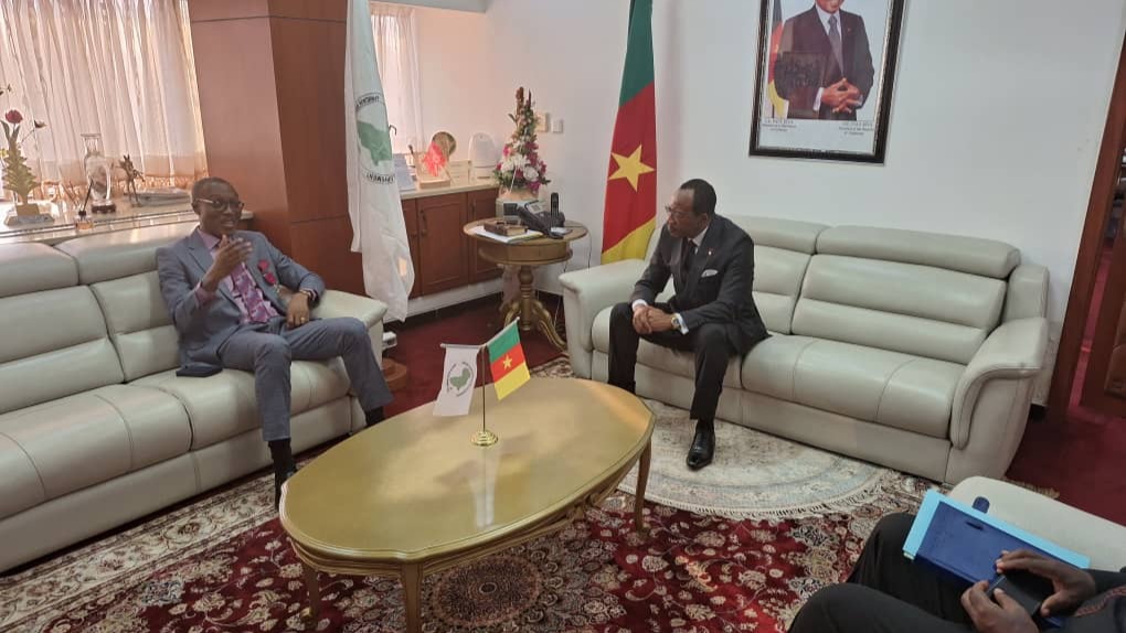 Coopération:  le Directeur Général de la Banque Africaine de Développement de la région de l'Afrique Centrale reçu par le MINTP