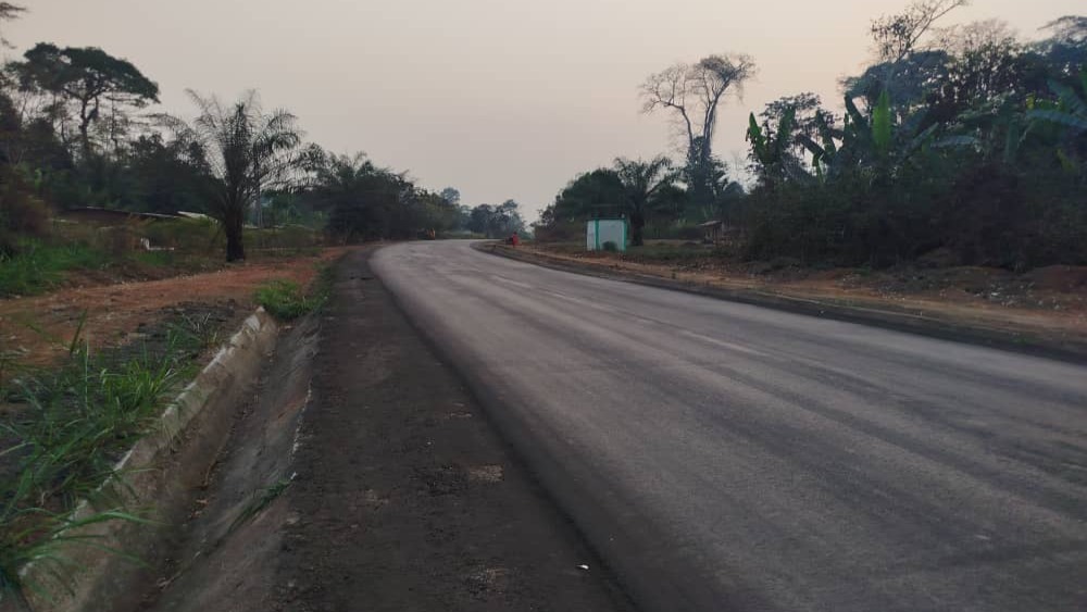 Entretien de la Nationale 10, Yaoundé-Ayos-Bonis : l’entreprise SOMAF affine son projet d’exécution pour procéder au traitement des larges bandes