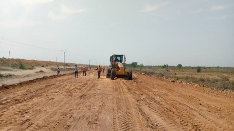 Construction de la route Bogo-Pouss dans la région de l’Extrême-nord : l’entreprise démarre l’installation de la centrale d’enrobés sur le lot Guirvidig-Pouss (30.86 km)