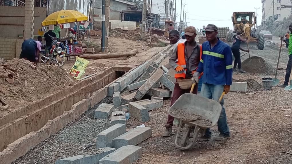 Route Douala-Bonepoupa (32,740km): les équipes veulent stabiliser les Talus avant la saison des pluies