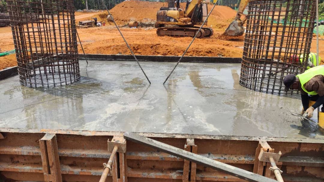 Construction du pont sur le fleuve Nyong à Malombo : l’entreprise achève le coulage de deux piles