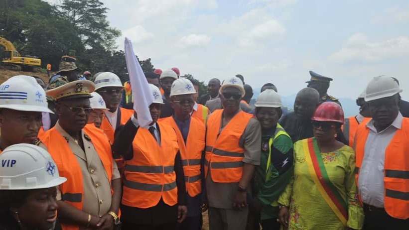 Interview du Ministre des travaux publics au lancement des travaux de reconstruction de la traversée de la falaise de Dschang