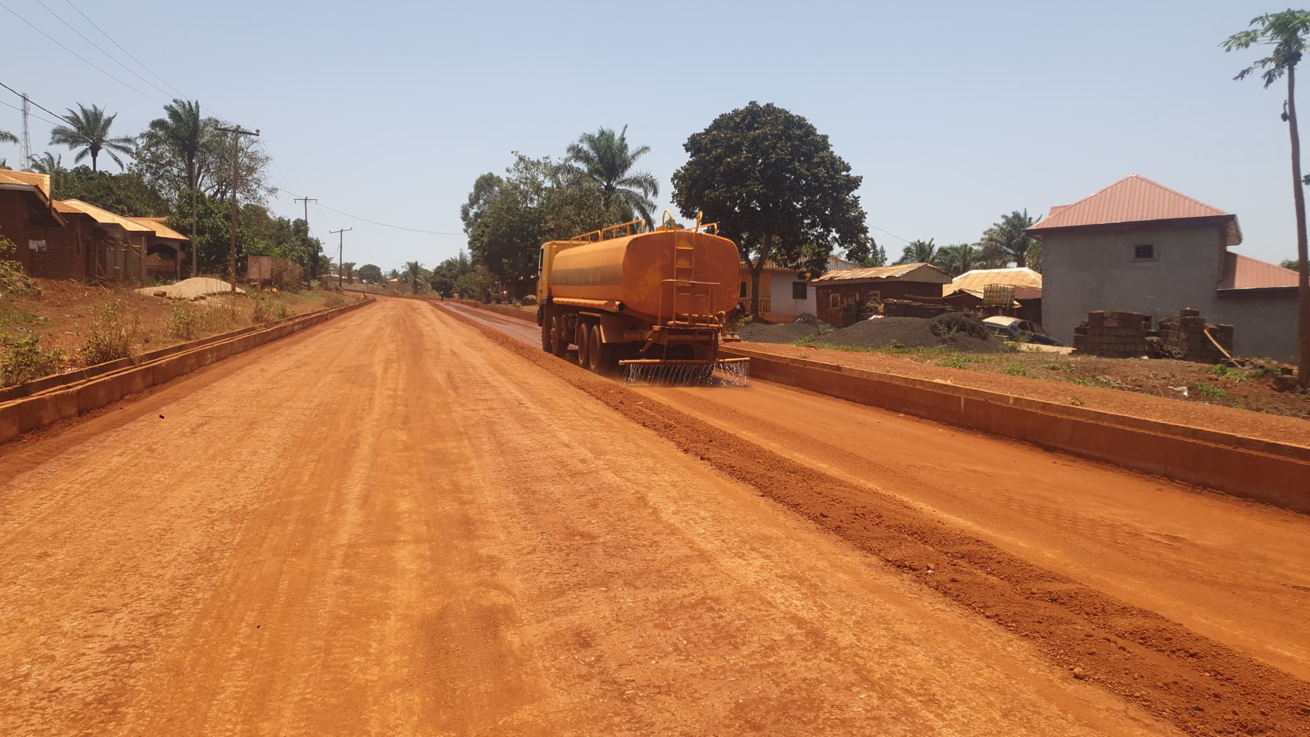 Route Foumban-Koupamatapit (54 km) :  les travaux d’assainissement et de chaussée doivent connaître une évolution au mois d’avril 2025