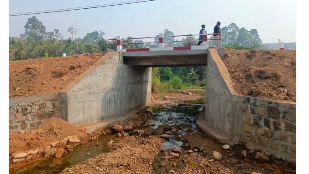 Construction of a concrete reinforced bridge in the Mezam Division of the North West region (phase 1): works have been completed and received last February 2025