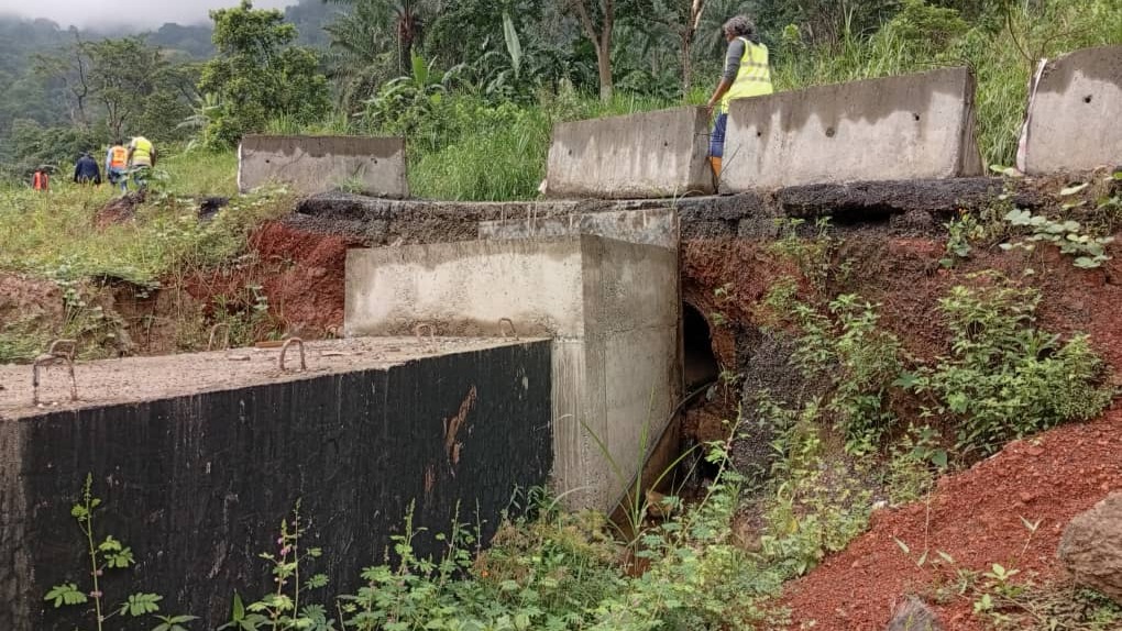 Traversée de la falaise de Dschang : l’entreprise poursuit les terrassements et soumet son projet d’exécution à la validation
