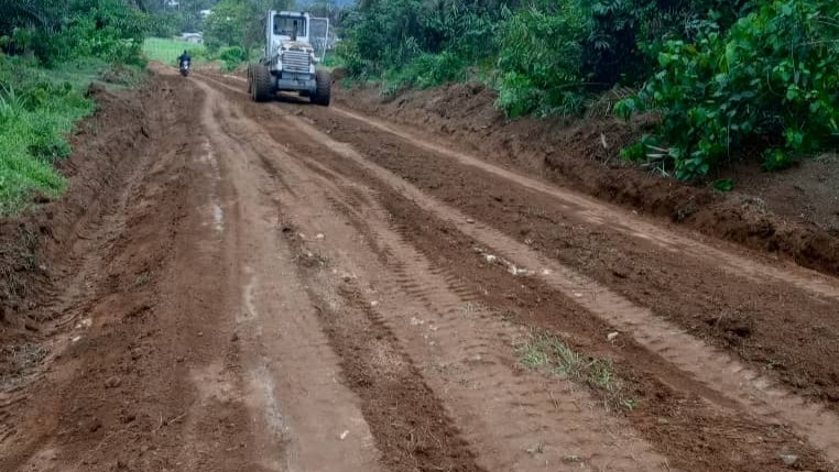 Northwest region: Rehabilitation Of 15km  WIDIKUM–BIFANG–EKA road in progress
