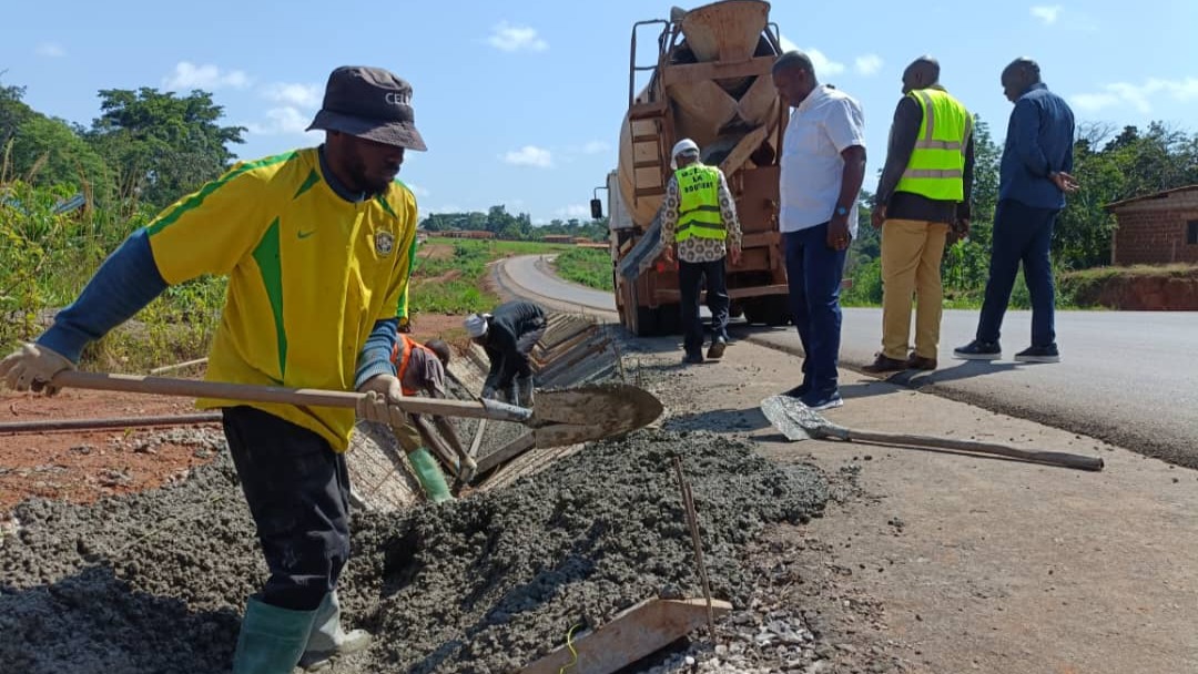 Construction de la route Awae-Esse-Soa : l’entreprise se focalise à présent sur la section Awae-Esse