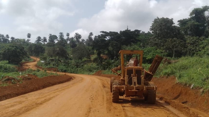 Entretien de la route Bafang-Nkondjock : l’entreprise poursuit le traitement des points critiques