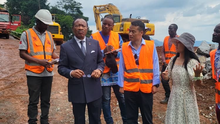 Aménagement de la traversée de la falaise de Dschang: le MINTP sur le site des travaux