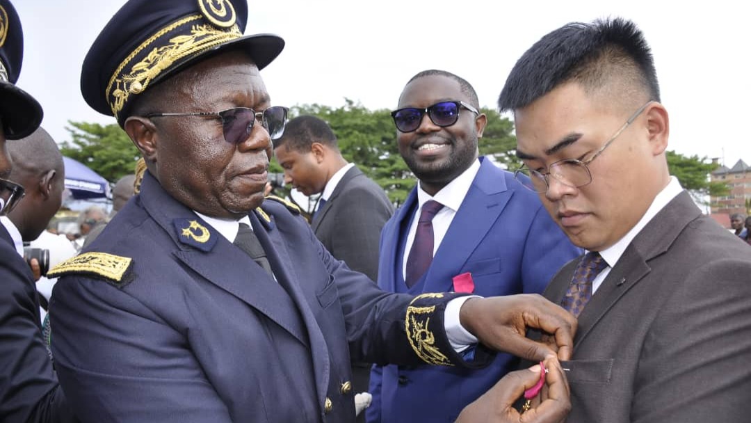 Distinction honorifique Paul Biya récompense le DG de Cameroon Mining Company