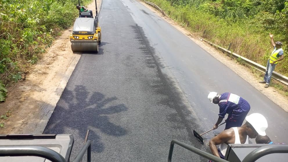 Reconstruction de la route Edéa-Kribi : 18 entreprises en lice pour la conquête des marchés des travaux