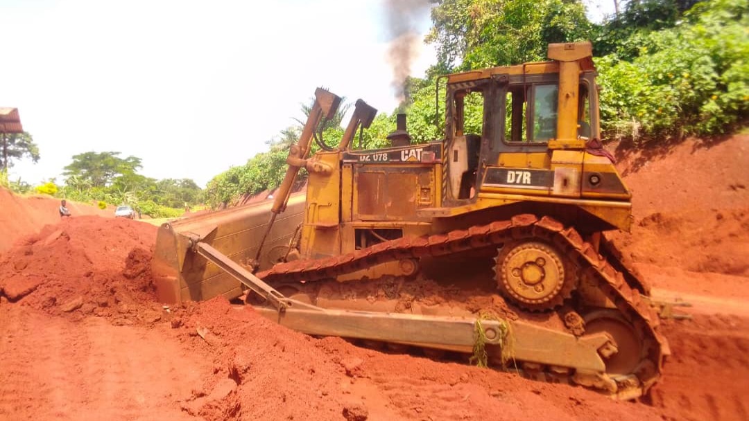 Travaux de Bitumage de la section Mengueme-Si – Nkahkombo : l’entreprise va intensifier ses prestations
