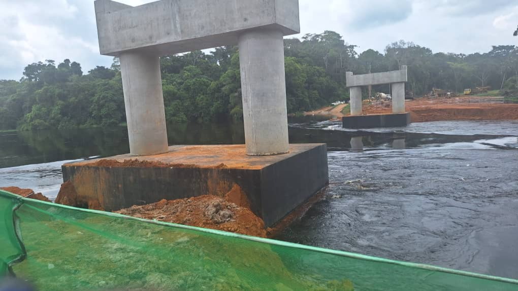Un important ouvrage d’art à Malombo : un pont stratégique en construction sur le fleuve Nyong