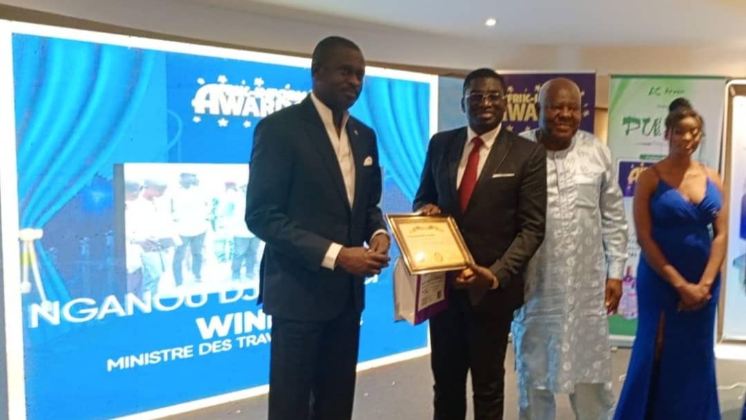 Infrastructures routières : le Ministre des Travaux Publics primé aux Afrik Inform Awards 2025