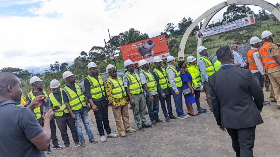 Route Babadjou-Bamenda : le Premier Ministre salue la conduite du projet de reconstruction de la route Babadjou-Bamenda, dans un contexte sécuritaire complexe