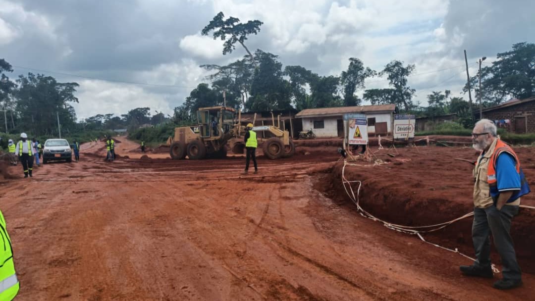Construction de la route Awae-Esse-Soa : plus que 13 km/82 à bitumer