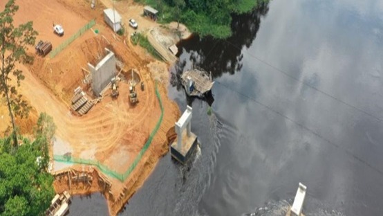 Construction d'un pont et de ses accès sur le fleuve Nyong à Malombo : les travaux évoluent à un rythme très satisfaisant