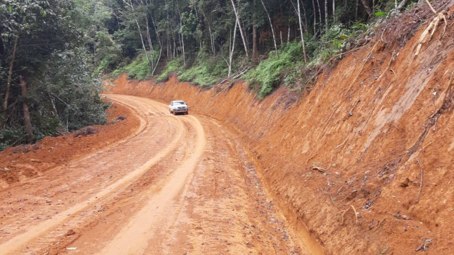 Route Mosse-Iboti dans la région du Littoral: les travaux s'exécutent à un rythme satisfaisant