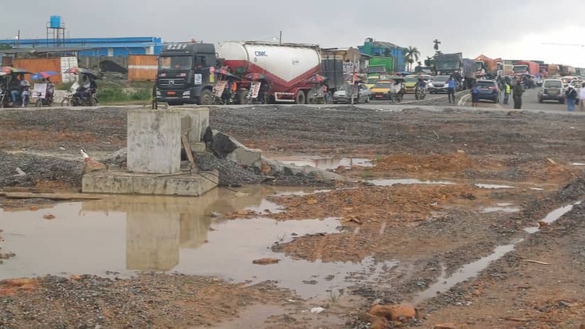 Réhabilitation de la Pénétrante Ouest de Douala  : Le MINTP prescrit l'aménagement des GBA dans les giratoires