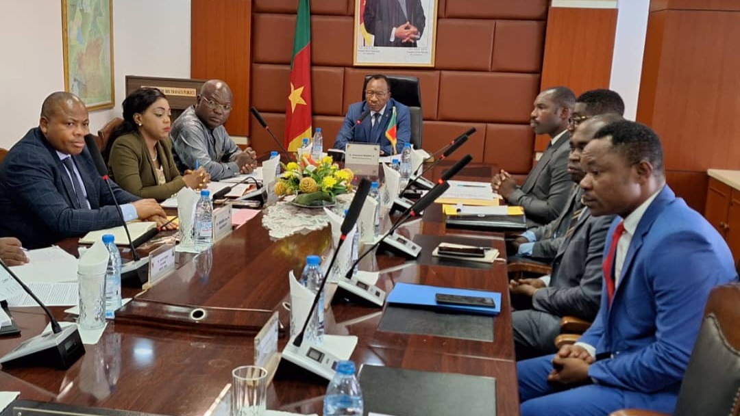 Route Ebolowa-Akom 2-Kribi : Le MINTP instuit la bonne exécution des travaux d’entretien et l’accélération des mesures devant aboutir à l’indemnisation des riverains 