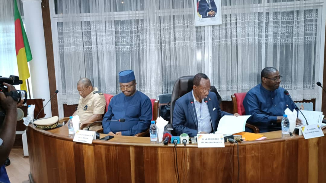 Pénétrante Est et Ouest de la ville de Douala: le Ministre des Travaux Publics décline les chronogrammes des travaux en cours et rassure les syndicats des transporteurs