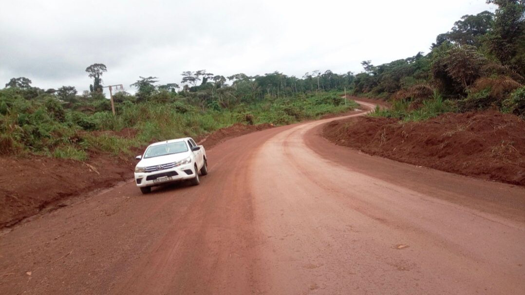 Entretien de la route Abong-Mbang – Ampel (68 km) dans la région de l’Est: les travaux s’exécutent à un rythme appréciable