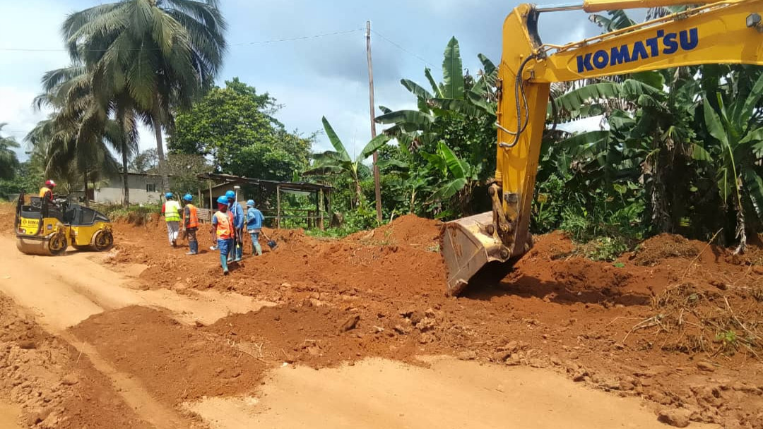 Construction de la route Edéa-Dizangue : les travaux démarrent sur l’itinéraire à construire