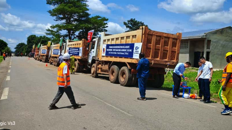 Reconstruction de la route Ngaoundéré–Garoua (242 km) : les marchés des lots 1, 2, 4 et 5 sont signés