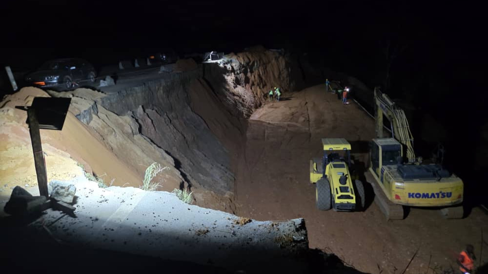 Réparation de la zone effondrée sur la section Douala-Bonepoupa : la reconstitution du remblai avance