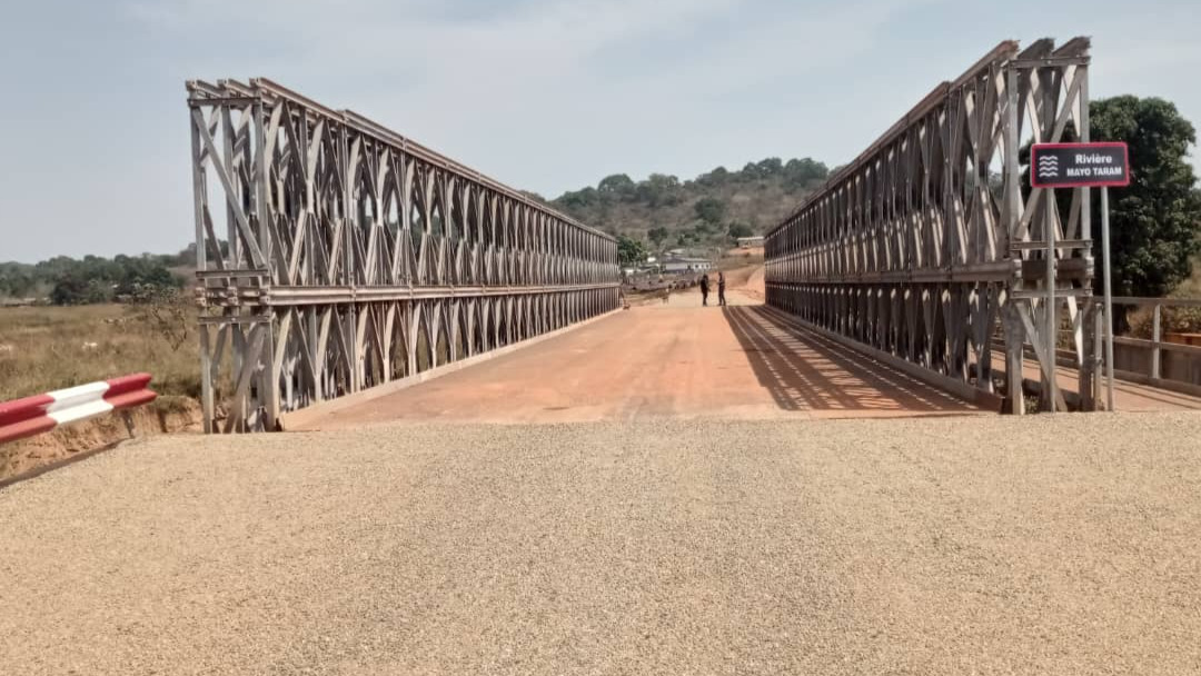Ponts en structures métalliques Acrow : six ouvrages en cours d’installation