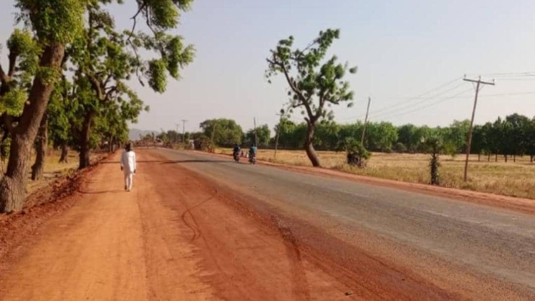 Réhabilitation de la route Maroua–Moutourwa : les opérations de remblayage se poursuivent sur l’ensemble du linéaire